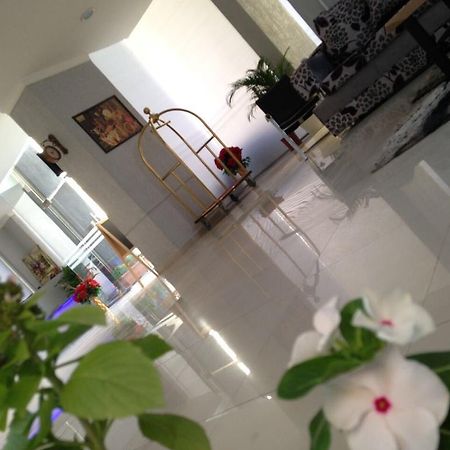 Riviera Apartments Kuwait City Esterno foto