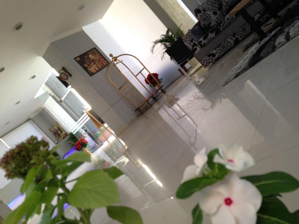 Riviera Apartments Kuwait City Esterno foto