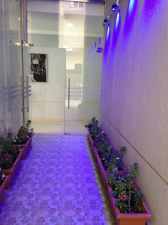 Riviera Apartments Kuwait City Esterno foto